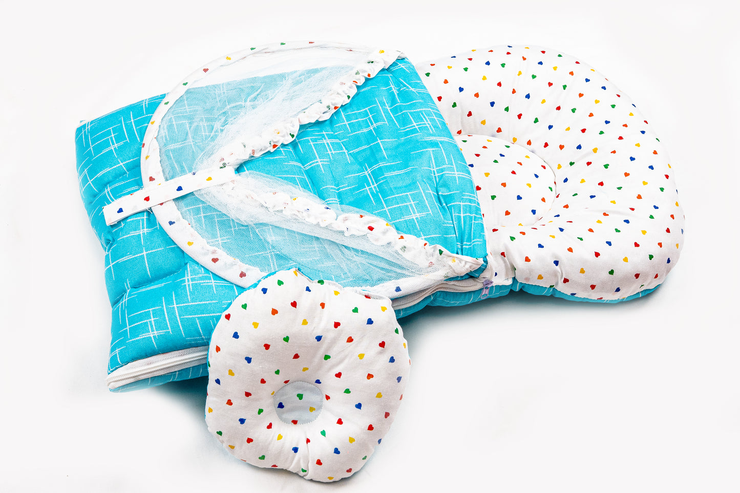 2pcs Baby Bedding Set with Mosquito Net – Bright blue with colorful hearts & stripes